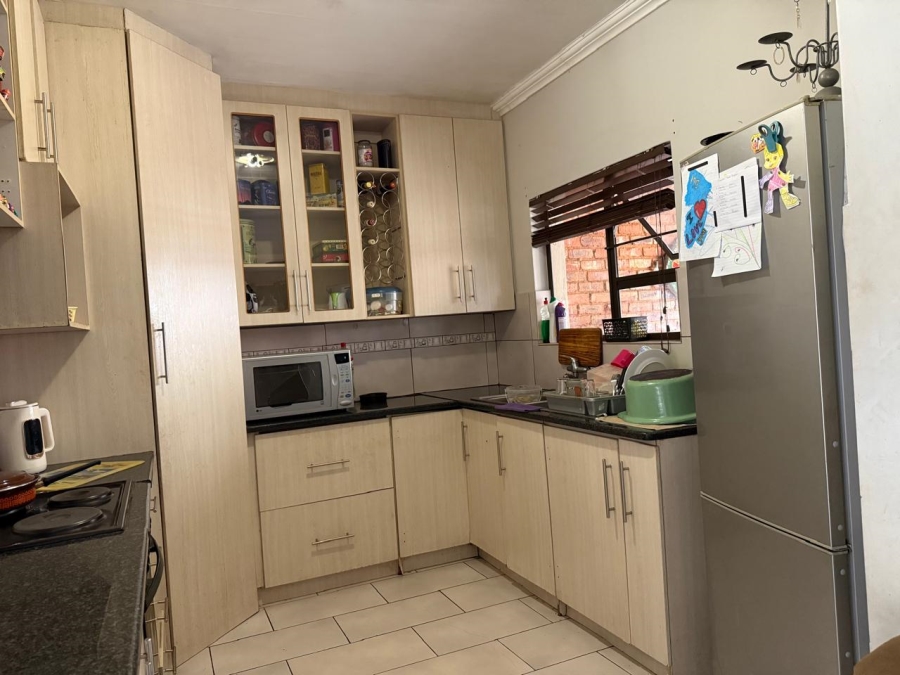 2 Bedroom Property for Sale in Waterval East North West